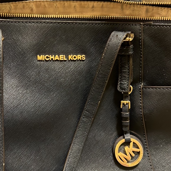 Jet Set East West Top Zip Tote - Picture 3 of 4